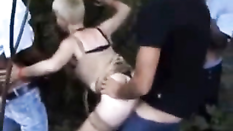 German hooker gets laid in the park