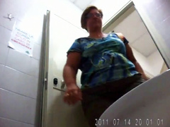 Huge ass woman goes pee in public WC