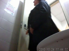 Big butt mature woman shitting in spycam toilet video