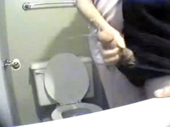 Quick handjob in the bathroom makes me cum lustily