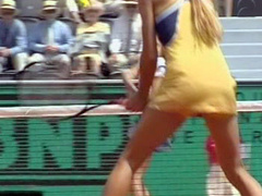 Tennis upskirt reveals her beautiful ass in boyshorts
