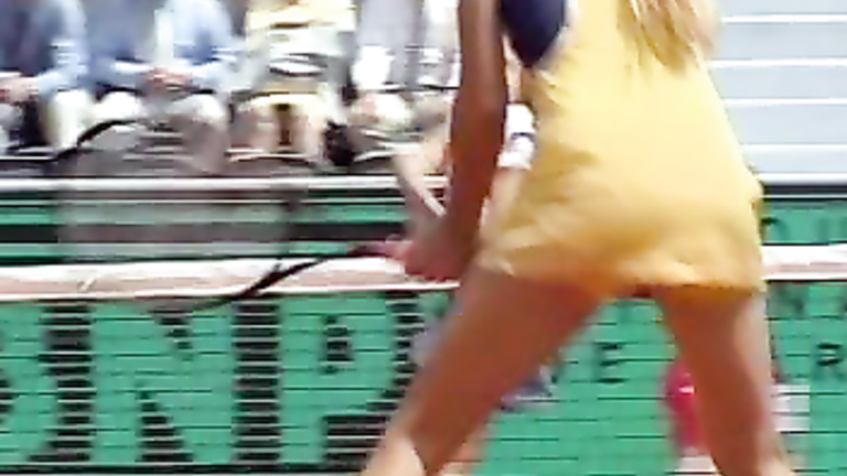 Tennis upskirt reveals her beautiful ass in boyshorts