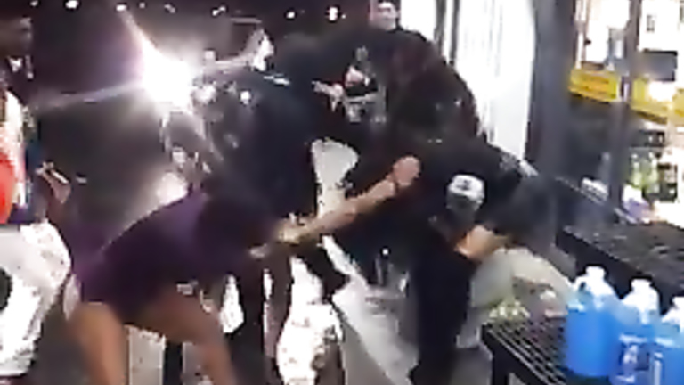Female fight with the nude black ass