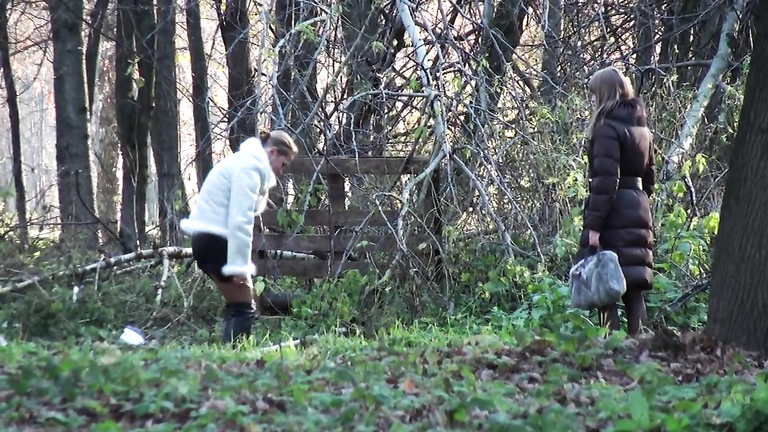 Russian hookers ends up pissing in the middle of the woods