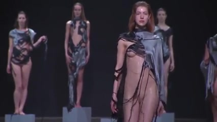 426px x 240px - Water, breasts and crotches on the catwalk at the fashion show |  voyeurstyle.com