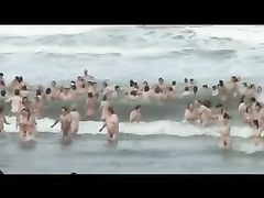 Bunch of people go skinny dipping in order to set a new record