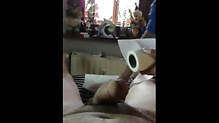 Man films himself when getting a handjob from an Asian masseuse