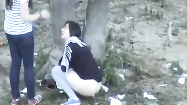 Voyeur Peeing Outdoors