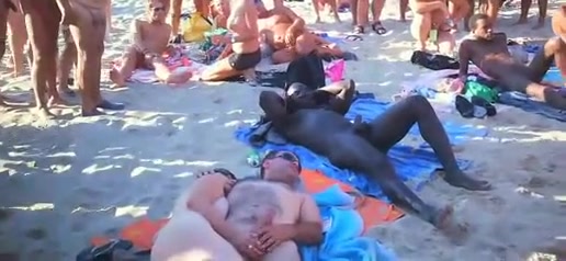 Nudist orgy at the beach with an audience | voyeurstyle.com