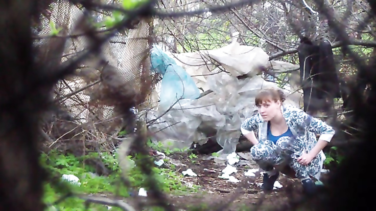Ukrainian amateur filmed urinating in the trees