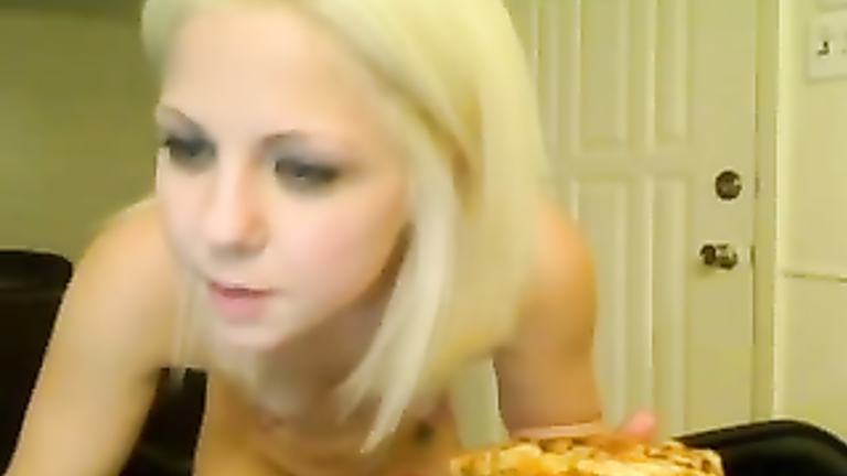 Sweet blonde gets pizza delivery naked