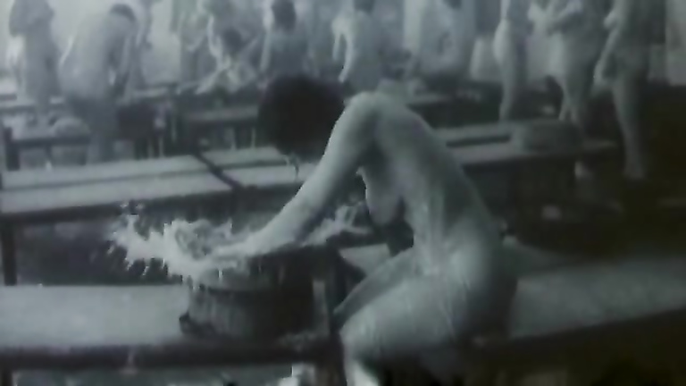 Vintage video in a nude female bathhouse | voyeurstyle.com