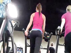 Hot female booty in the gym