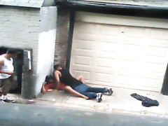 Nasty hooker pleasures her client in an alley