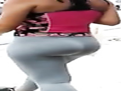 Smoking hot bubble butt in spandex workout pants