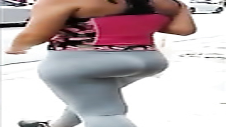 Smoking hot bubble butt in spandex workout pants