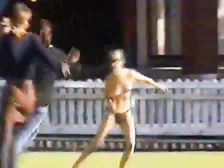 Streaking girl eludes security guards skillfully