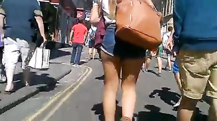 Female ass worth ogling on the street