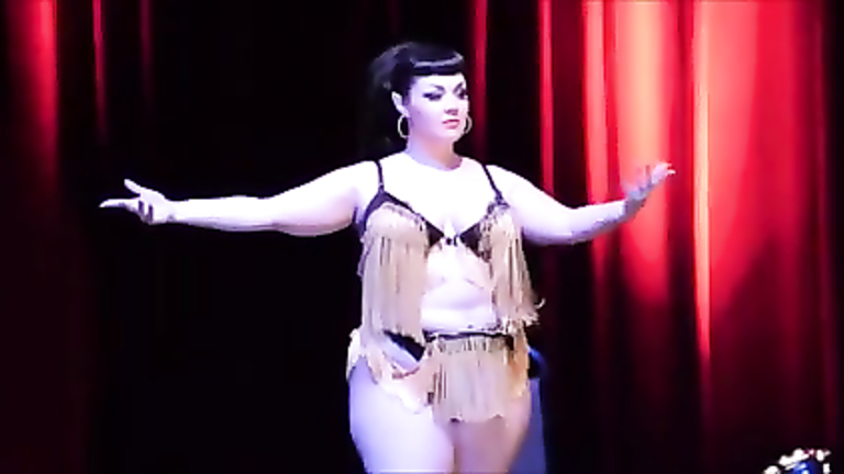 BBW burlesque show with a talented brunette chick