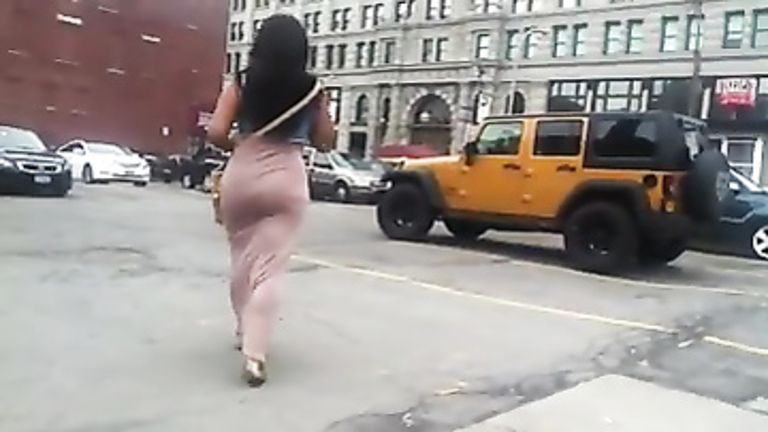 Following a nice booty through the city