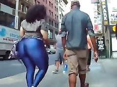 Latina woman with a gigantic booty cruises the city