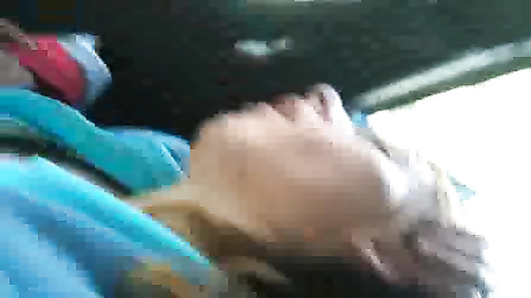 Sleeping girlfriend’s pussy in the car