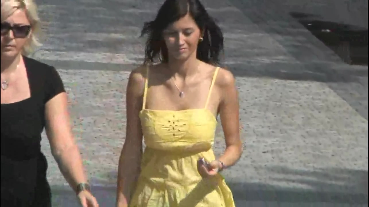 Braless tits bounce in a slow motion walk voyeurstyle pic