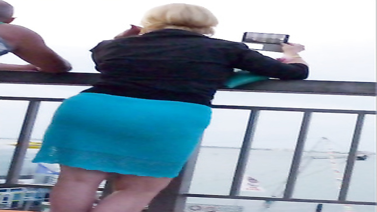 Milf in heels and a tight skirt has a big ass